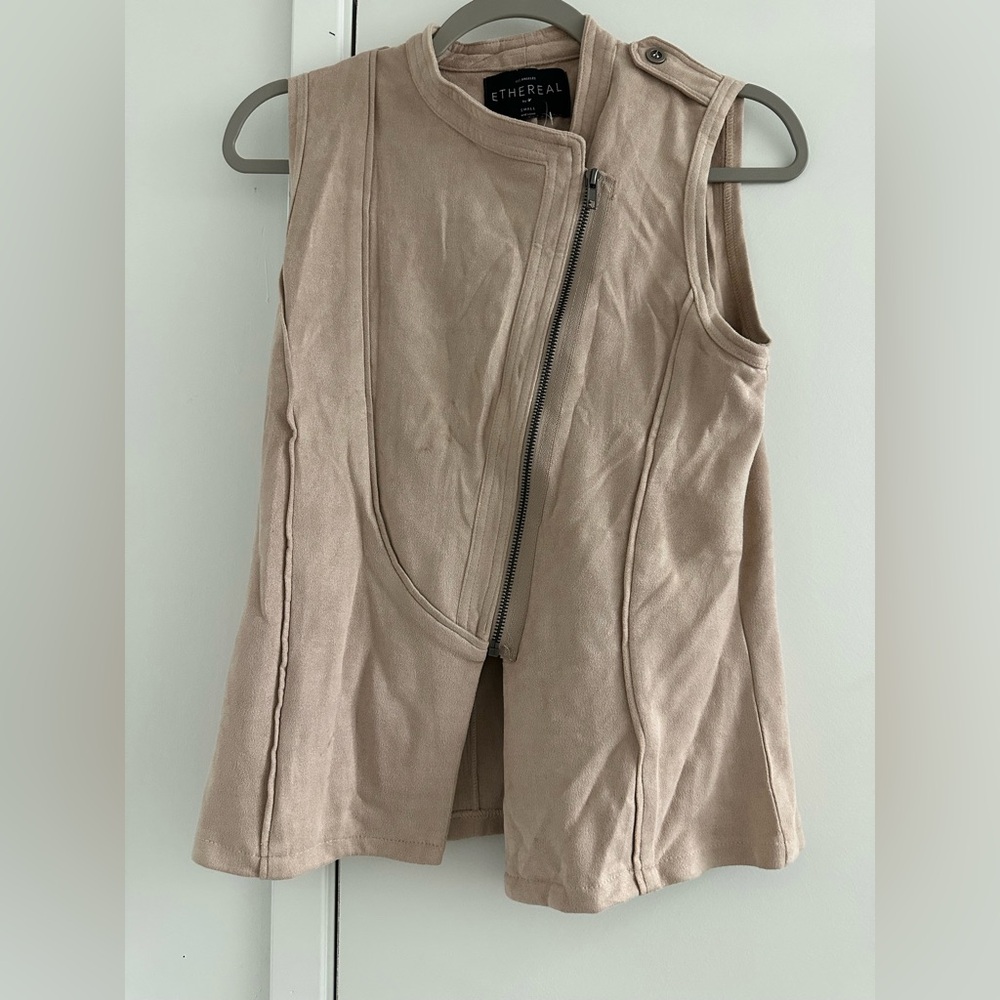 Ethereal Los Angeles beige  zip up vest Sz Small